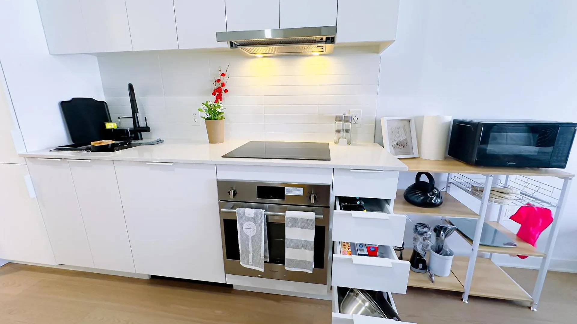 Peace & Elegance In Downtown Mtl Apartment Montreal Canada