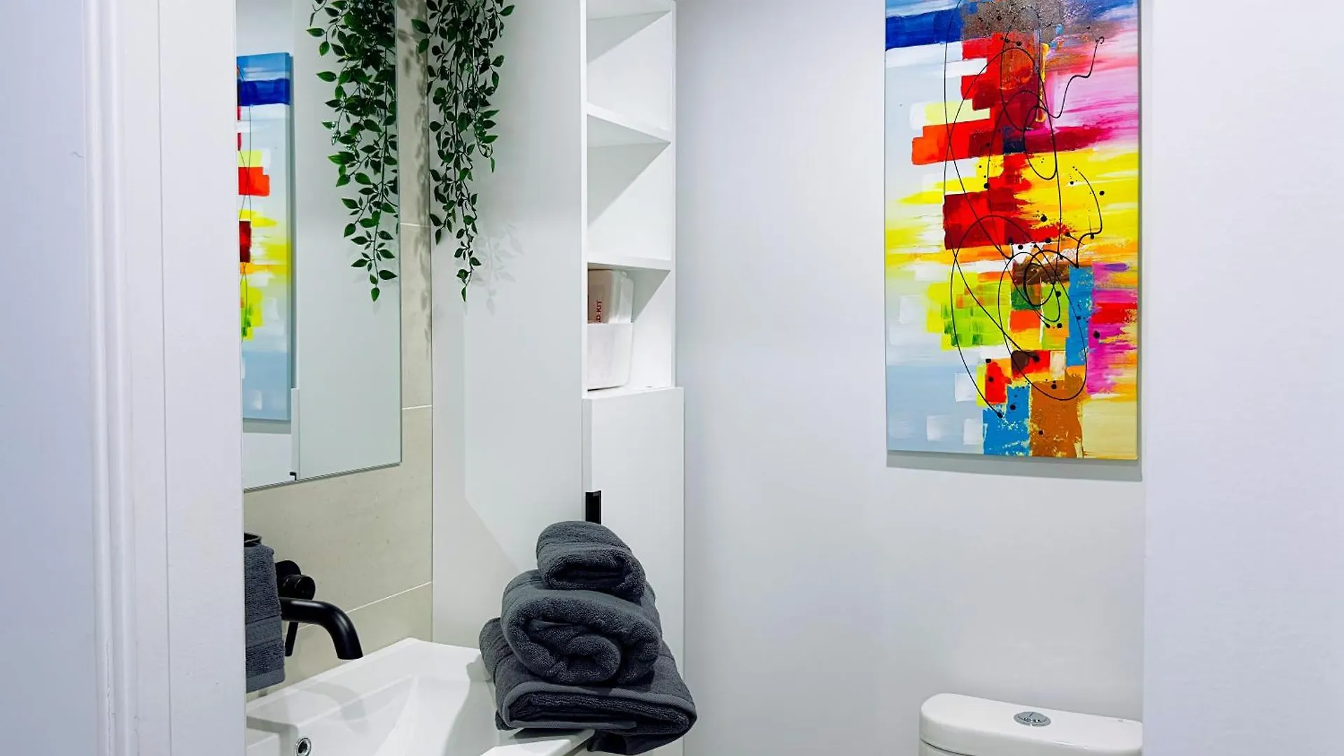 Peace & Elegance In Downtown Mtl Apartment Montreal Canada